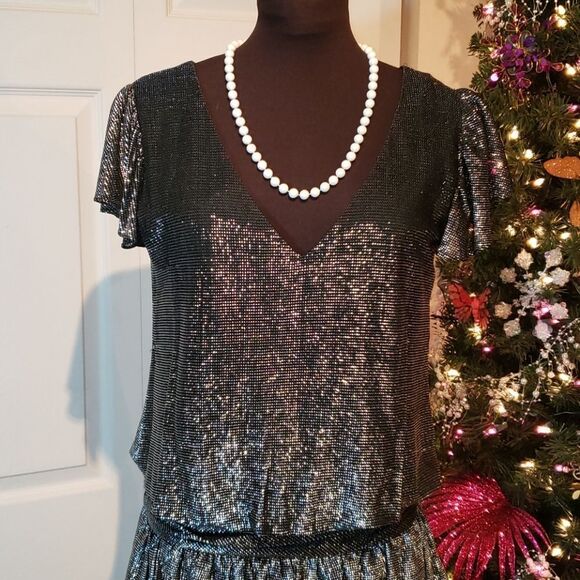 GLITZY Layered Evening Dress - Picture 2 of 5
